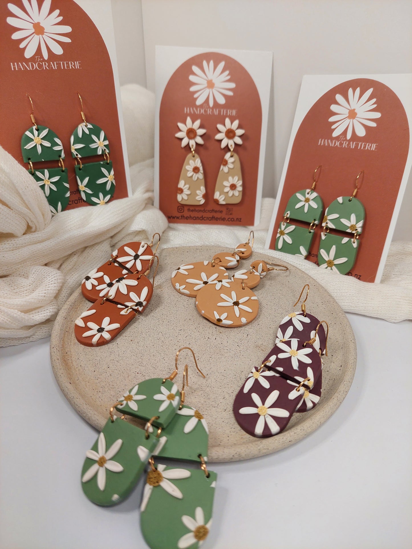 DAISY 3 TIER DOT EARRINGS - HAZELNUT