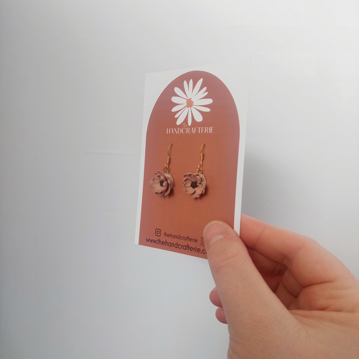 MICRO BOTANICAL DANGLE - CARAMEL