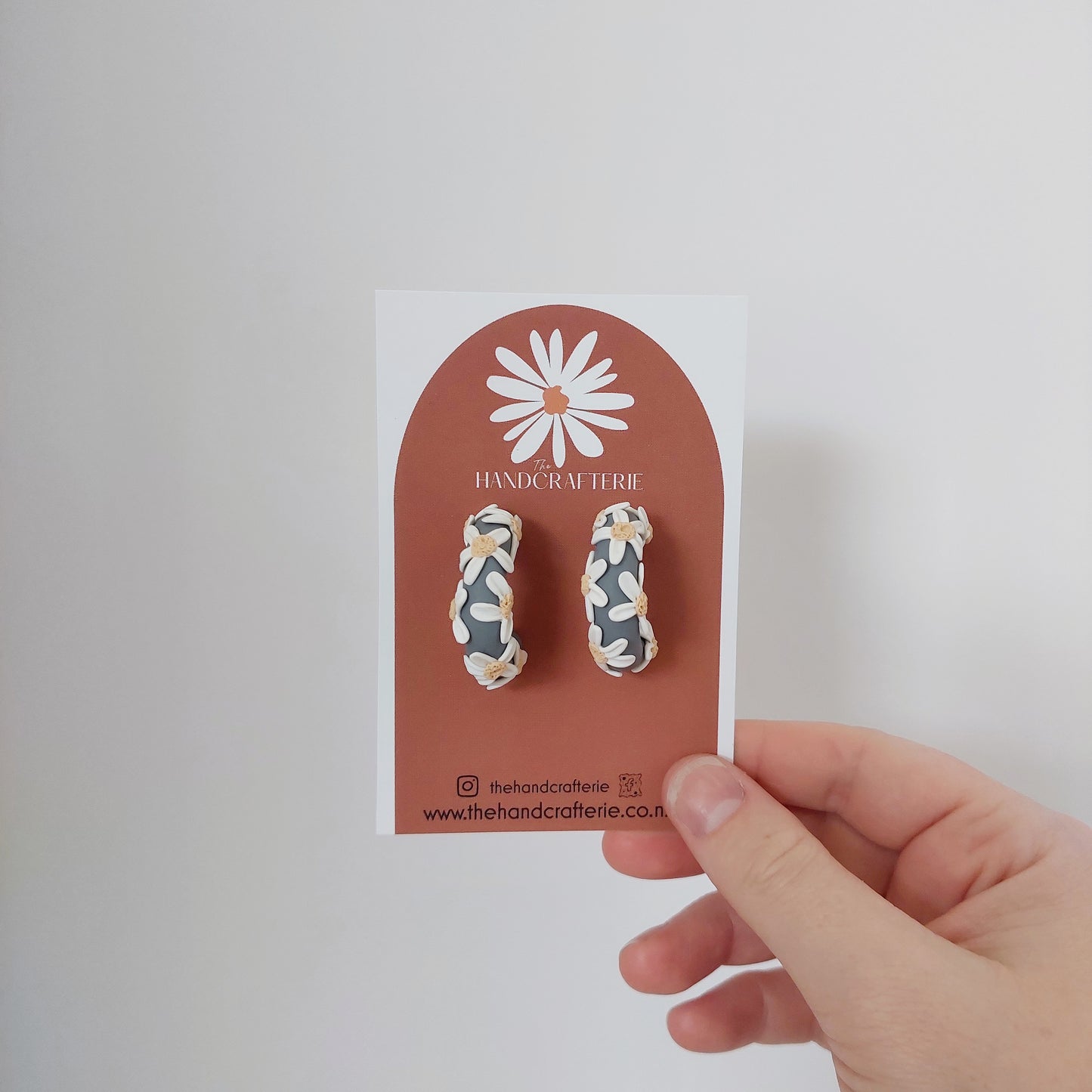 DAISY MINI HOOPS