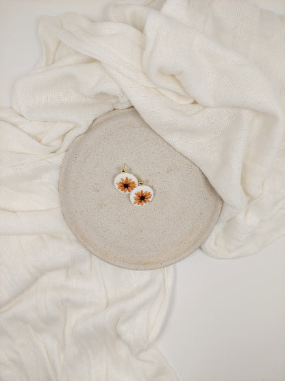 WHITE SUNFLOWER EARRINGS