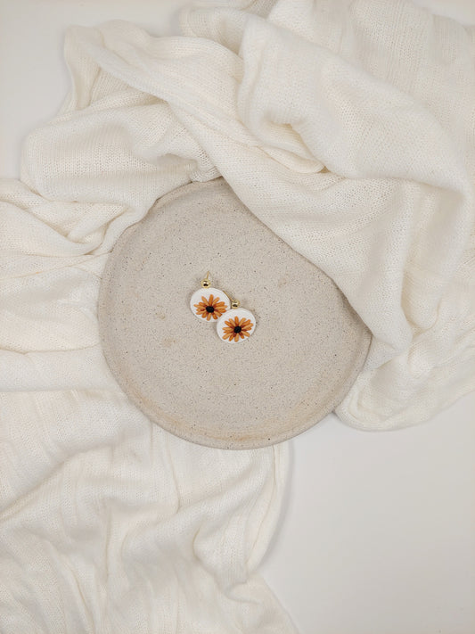 WHITE SUNFLOWER EARRINGS
