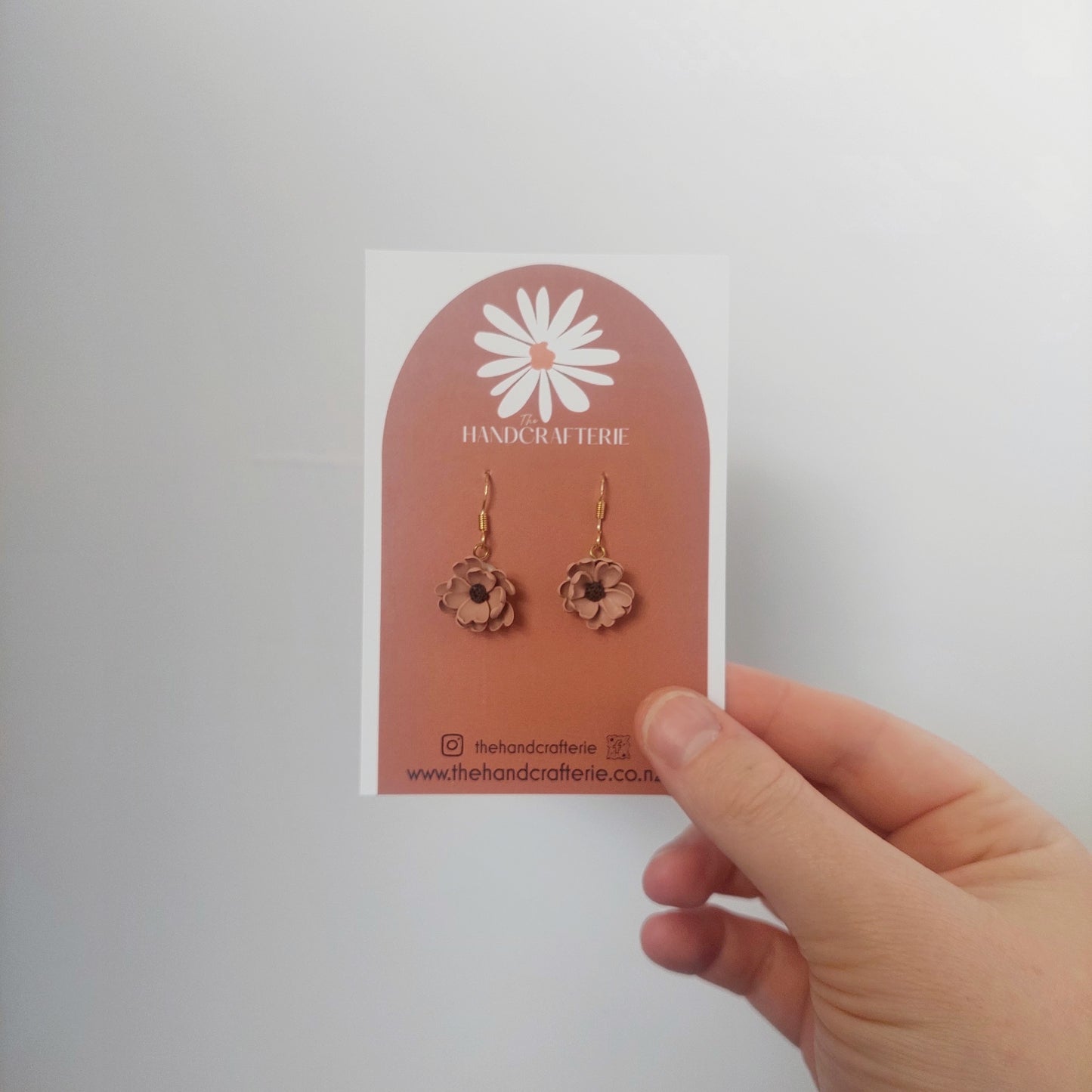 MICRO BOTANICAL DANGLE - CARAMEL
