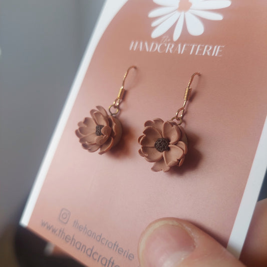MICRO BOTANICAL DANGLE - CARAMEL