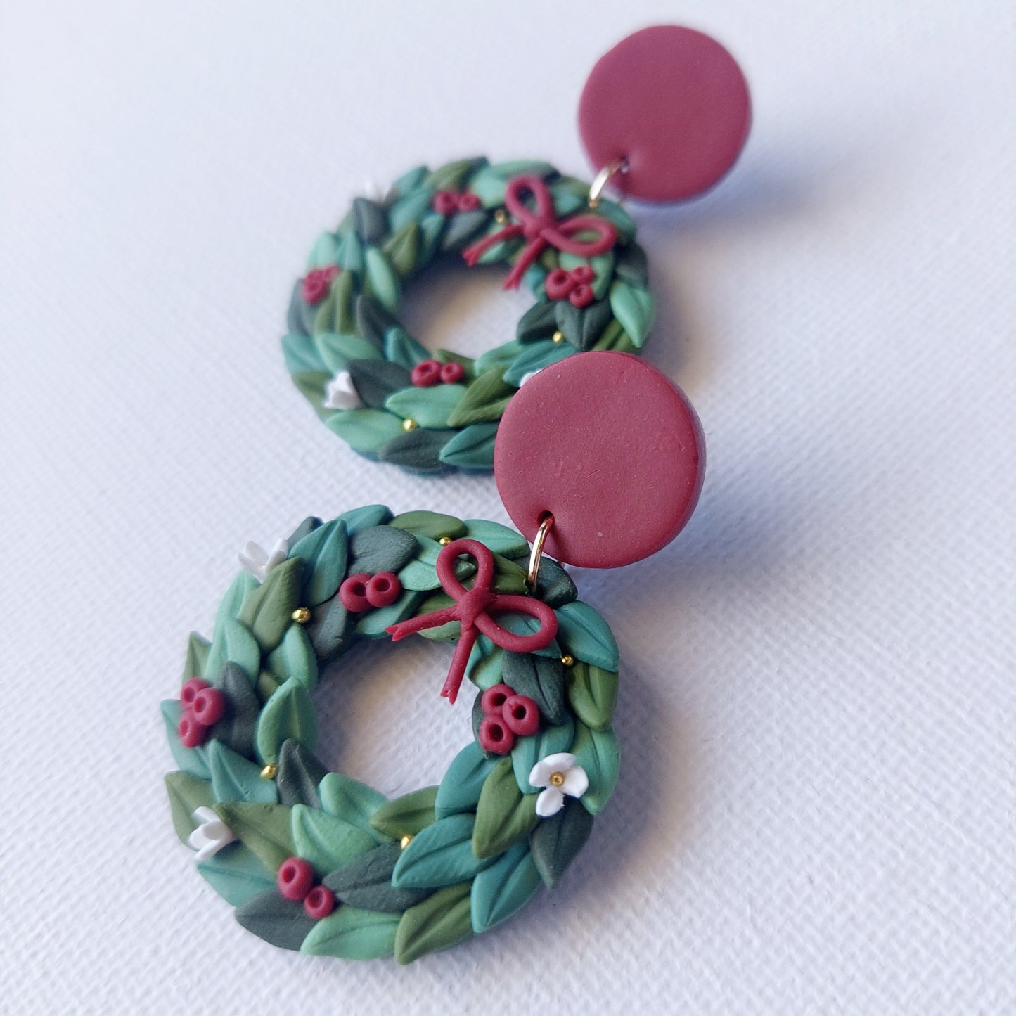 MUTED CHRISTMAS WREATH EARRINGS